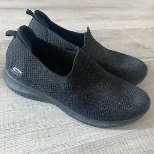 Skechers Ultra Flex Harmonious Round Toe Black Slip-Ons Size 8